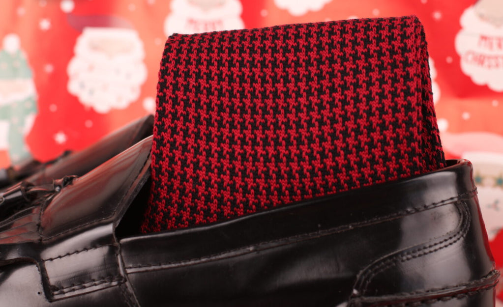 Black Red Socks for Men – Houndstooth Pattern